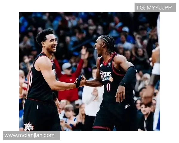 底特律活塞9连胜登顶东部榜首！团队篮球6人上双击溃马克西31分